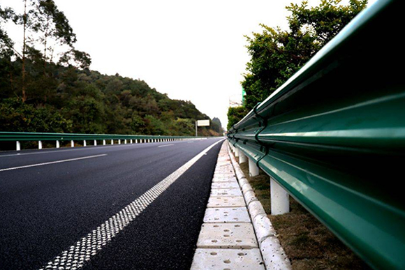 遂宁高速公路护栏的常用类型