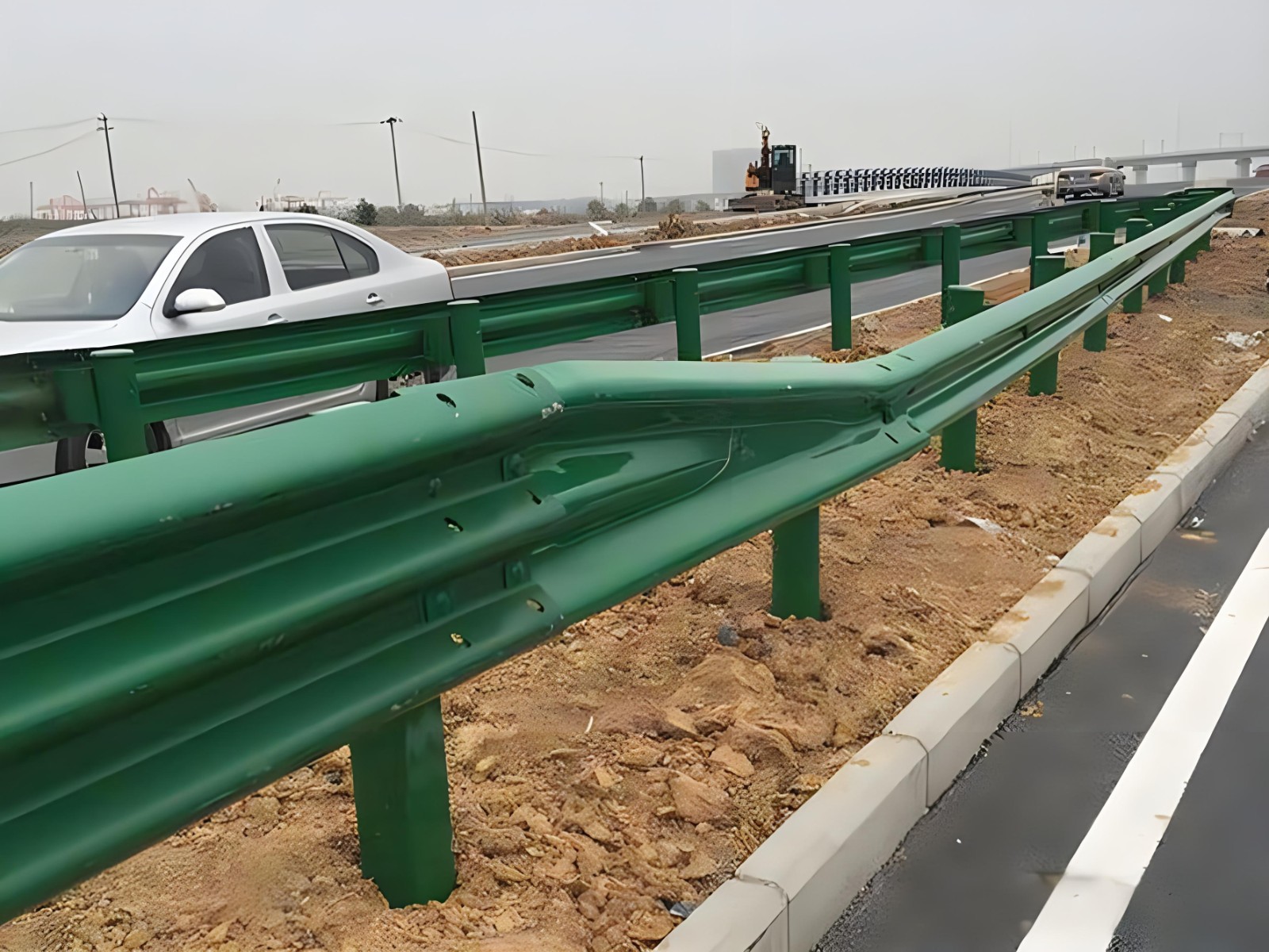 遂宁高速波形护栏板日常维护方案确保道路安全新举措